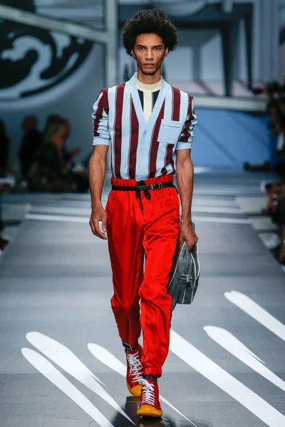 Look 27
